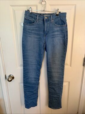 Levi's Women's Skinny Jeans in Medium Blue Wash